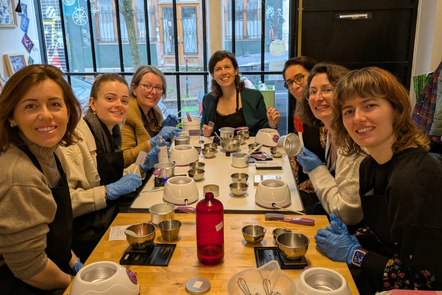 Clientes présente lors de l'atelier rouge à lèvres naturel Coclico' Cosmétiques Naturels Paris 20