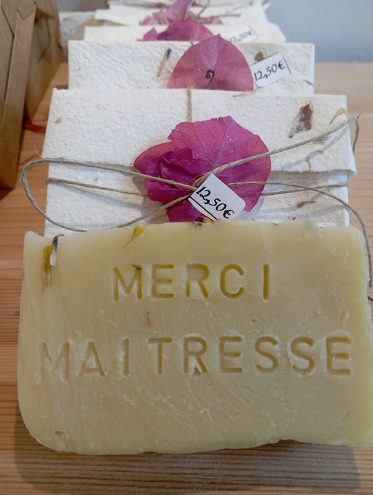 Savon MERCI en boîte ensemencée